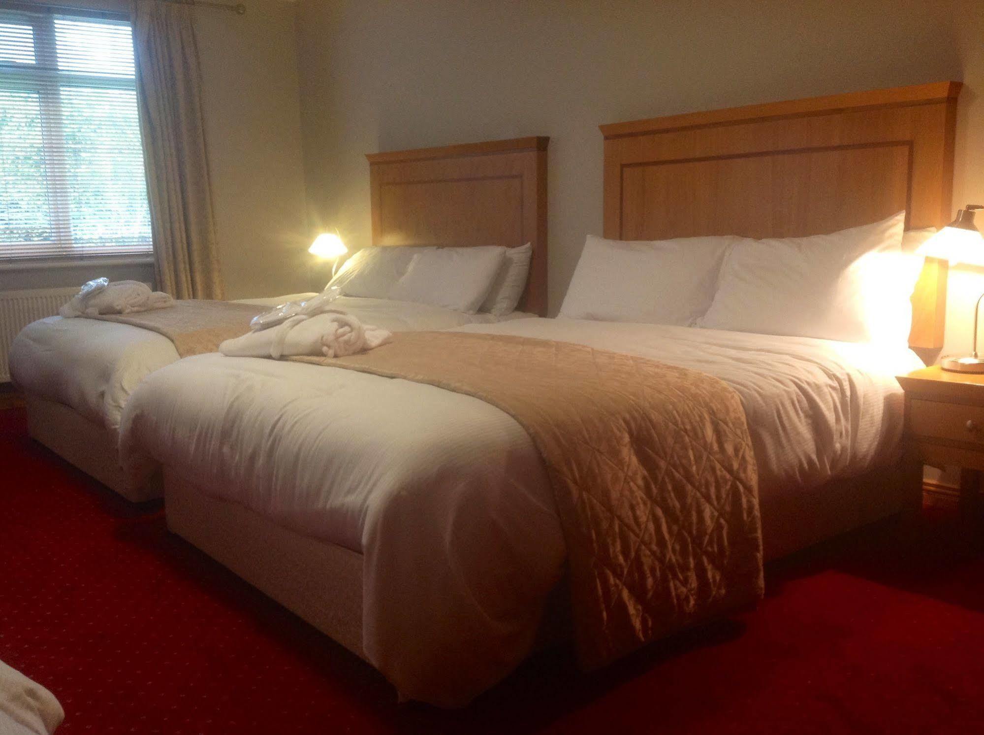 Airport View Hotel&Secret Spa Lusk Eksteriør billede
