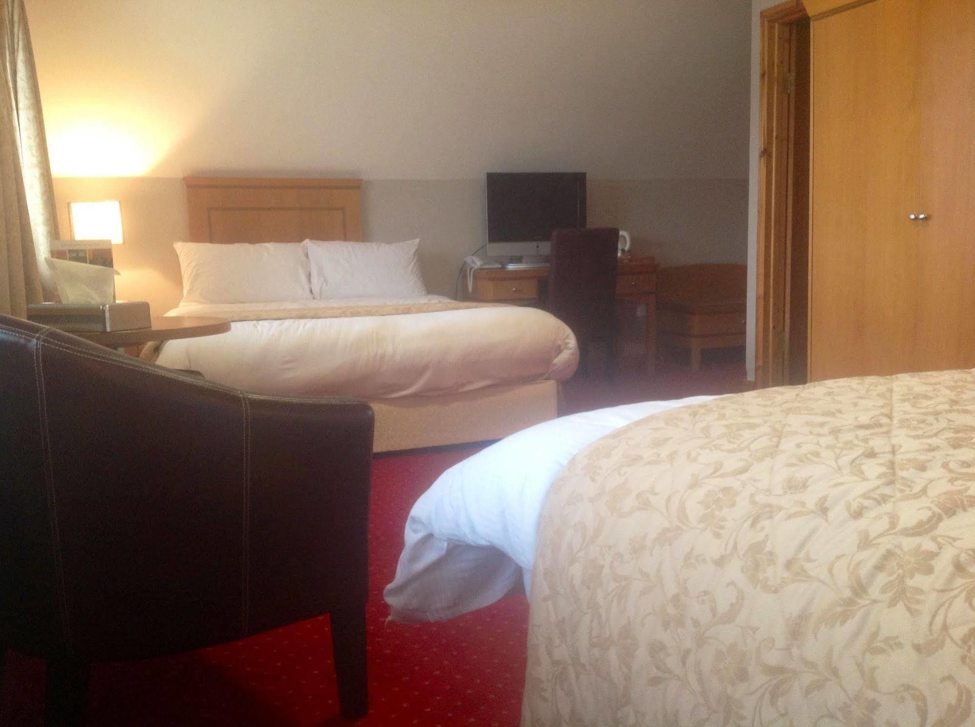Airport View Hotel&Secret Spa Lusk Eksteriør billede