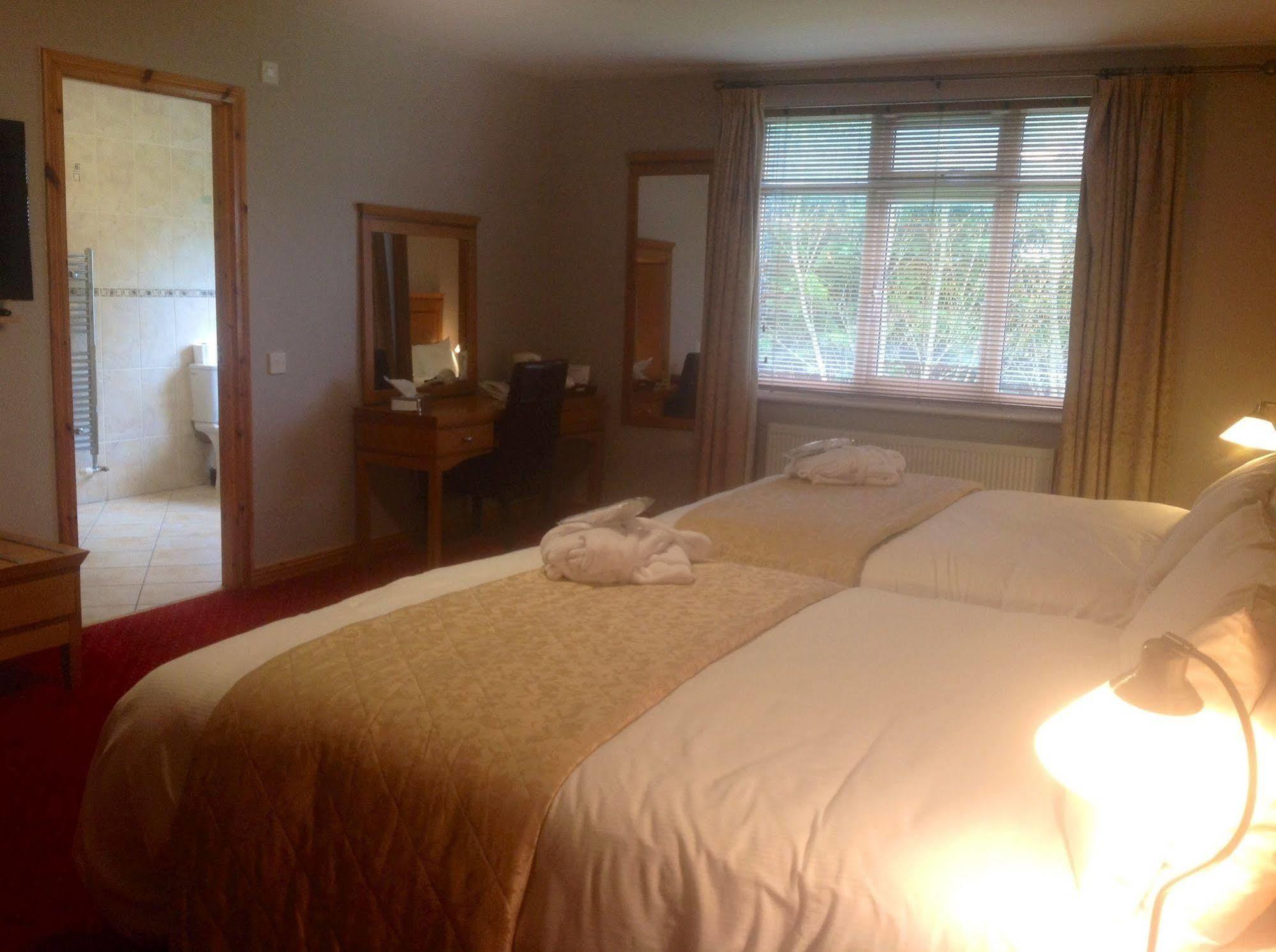 Airport View Hotel&Secret Spa Lusk Eksteriør billede